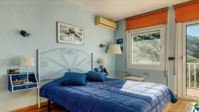 Chalet on Carrer d'Antoni Canals photo 17