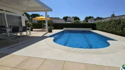Chalet on Carrer del Montseny photo 5