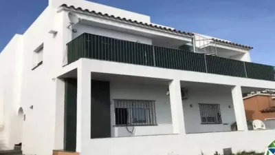 Chalet on Carrer del Baix Llobregat photo 3