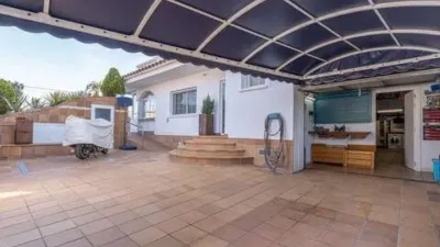Chalet in Passatge Requesens photo 5