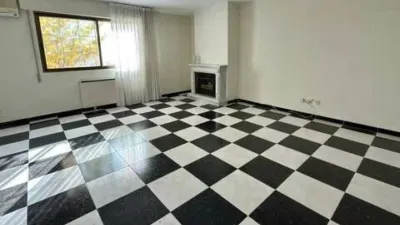 House in Centre photo 14