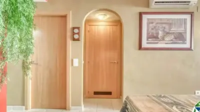Apartment on Carrer de Joanot Martorell photo 18