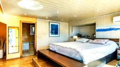 Chalet on Carrer d'Antoni Canals photo 16