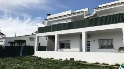 Chalet on Carrer del Baix Llobregat photo 2