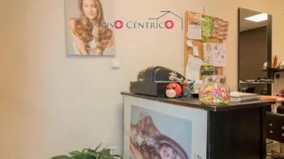 Local comercial en alquiler en Rúa Kenia - Vista 3