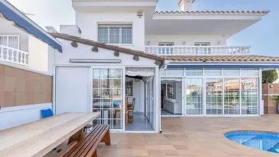 Chalet in Passatge Requesens photo 11