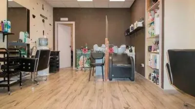 Local comercial en alquiler en Rúa Kenia - Més