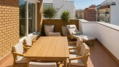Penthouse on Calle de la Fuente del Berro photo 2