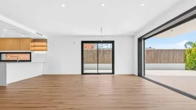 Chalet on Carrer de Lola Anglada photo 19