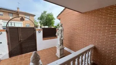 Semi-detached house in Griñón photo 3