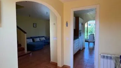 Townhouse in Navata photo 10