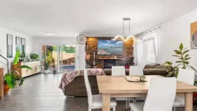 Chalet in La Fustera photo 8
