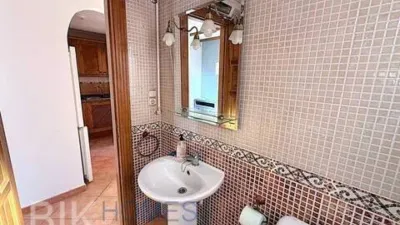 Chalet on Carrer Almendro photo 11