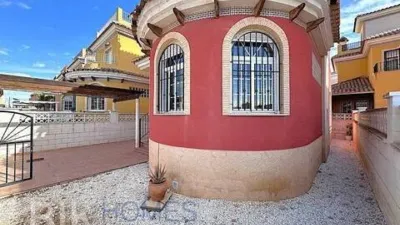 Chalet on Carrer Almendro photo 7