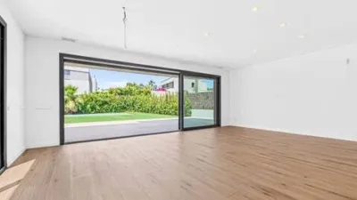 Chalet on Carrer de Lola Anglada photo 21