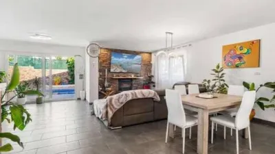 Chalet in La Fustera photo 10