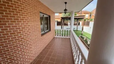 Semi-detached house in Griñón photo 4
