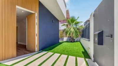 Chalet on Carrer de Lola Anglada photo 98