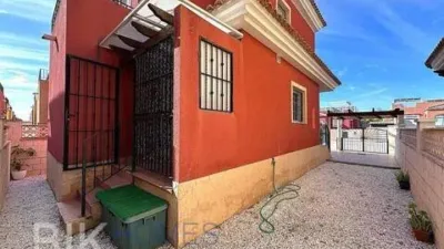 Chalet on Carrer Almendro photo 8