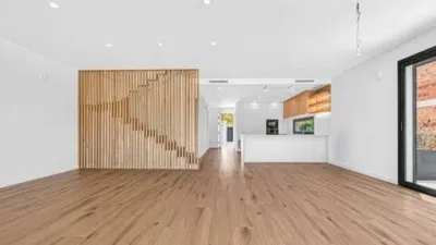 Chalet on Carrer de Lola Anglada photo 10