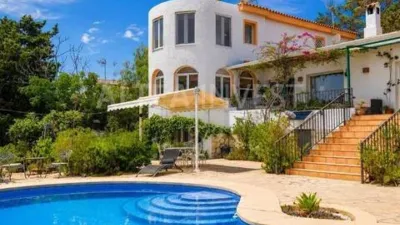 Chalet on Carrer de la Capitana photo 4