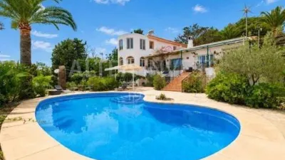 Chalet on Carrer de la Capitana photo 3