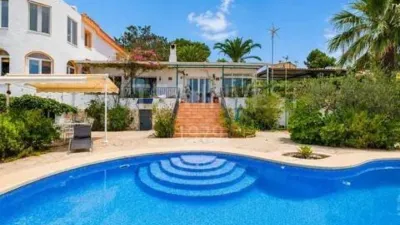 Chalet on Carrer de la Capitana photo 5