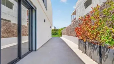 Chalet on Carrer de Lola Anglada photo 38