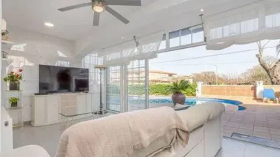 Chalet in Passatge Requesens photo 23