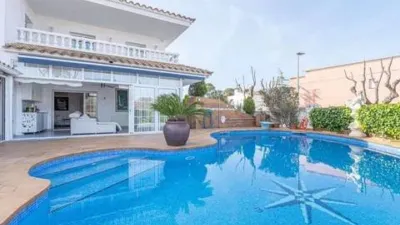 Chalet in Passatge Requesens photo 17