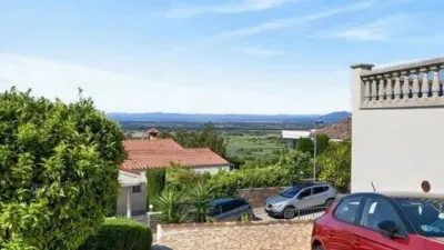 Chalet in Les Torroelles photo 3