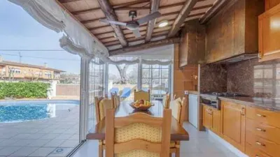 Chalet in Passatge Requesens photo 18