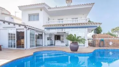 Chalet in Passatge Requesens photo 16
