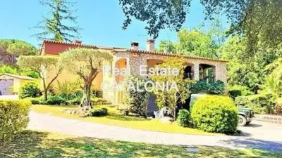 Chalet on Carrer de Malavella photo 8