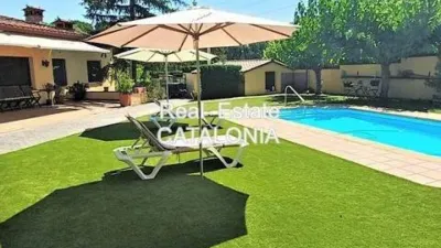 Chalet on Carrer de Malavella photo 3