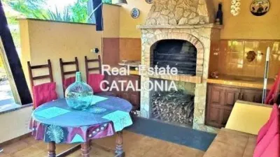 Chalet on Carrer de Malavella photo 12