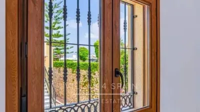 Penthouse on Benferri Street photo 48