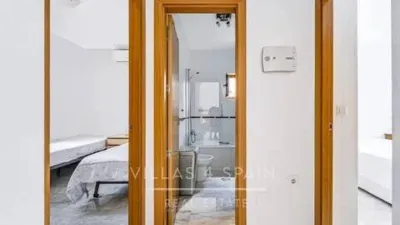 Penthouse on Benferri Street photo 45