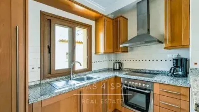 Penthouse on Benferri Street photo 14