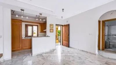 Penthouse on Benferri Street photo 7