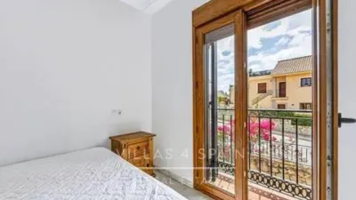 Penthouse on Benferri Street photo 39