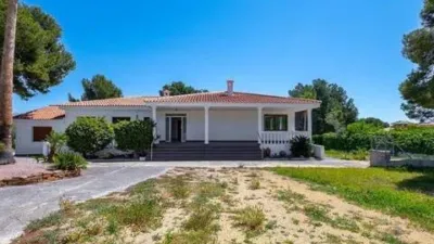 Chalet on Avinguda Coloma photo 9