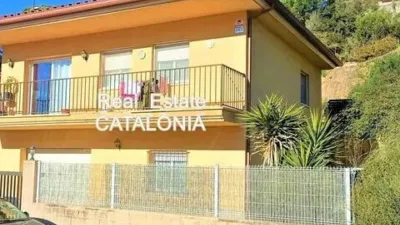 Chalet on Carrer dels Astres photo 2
