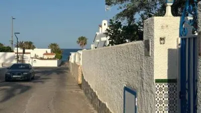 Chalet en calle de las Adelfas photo 3