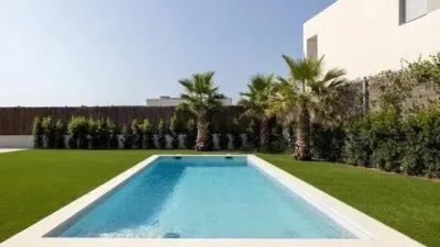 Chalet on Carrer de Lola Anglada photo 78