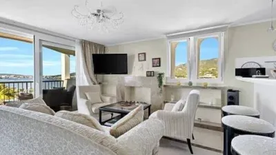 Penthouse on Carrer d'Antoni Maria Alcover photo 3
