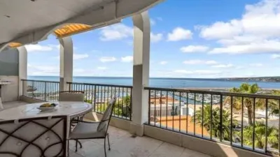 Penthouse on Carrer d'Antoni Maria Alcover photo 2