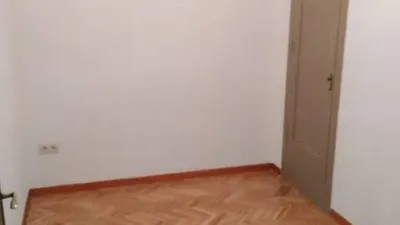 Piso en alquiler en Calle de Urzáiz, cerca de Calle del Alcalde Vázquez Varela, Fátima-Travesía de Vigo-San Xoán (Distrito Casco Urbano. Vigo) de 850 €<span>/mes</span>