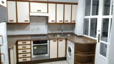 Piso en alquiler en Calle de Urzáiz, cerca de Calle del Alcalde Vázquez Varela, Fátima-Travesía de Vigo-San Xoán (Distrito Casco Urbano. Vigo) de 850 €<span>/mes</span>