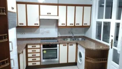 Piso en alquiler en Calle de Urzáiz, cerca de Calle del Alcalde Vázquez Varela, Fátima-Travesía de Vigo-San Xoán (Distrito Casco Urbano. Vigo) de 850 €<span>/mes</span>